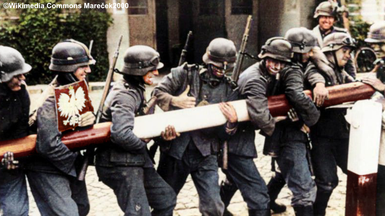 Deutsche Soldaten überwinden Schlagbaum an der polnisch-deutschen Grenzen